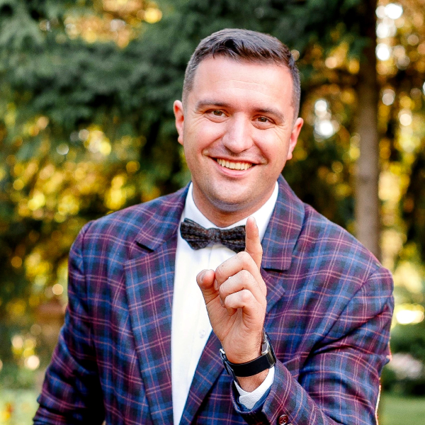 Андрій Леонов